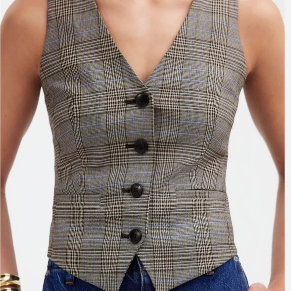 Madewell Waisted Vest in Yarn-Dye - Picture 4 of 10